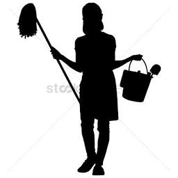 Two Girls & a Bucket logo